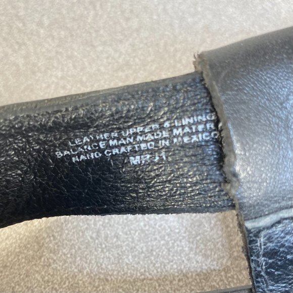 Born Sandals Women's Size 6 Black Leather Thong Style With Adjustable Back Strap - Picture 10 of 11